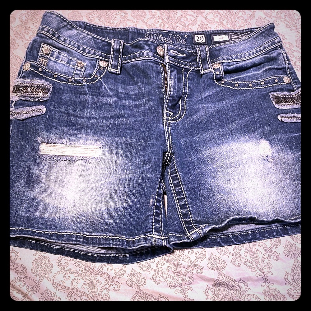 Miss Me distressed Boyfriend style Size 29